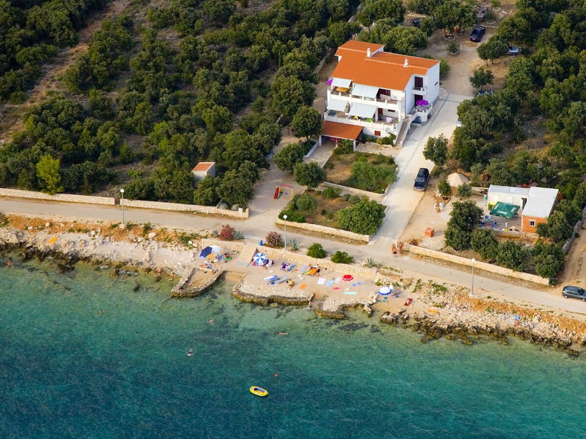 Apartment One bedroom apartment near beach Mandre, Pag A-6284-d