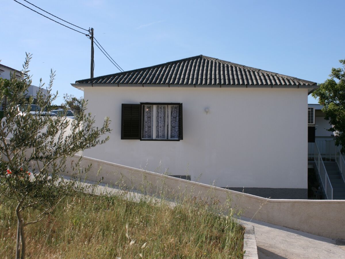 Apartment Three bedroom apartment near beach Stara Novalja, Pag A-6301-a - Outdoor photo 4