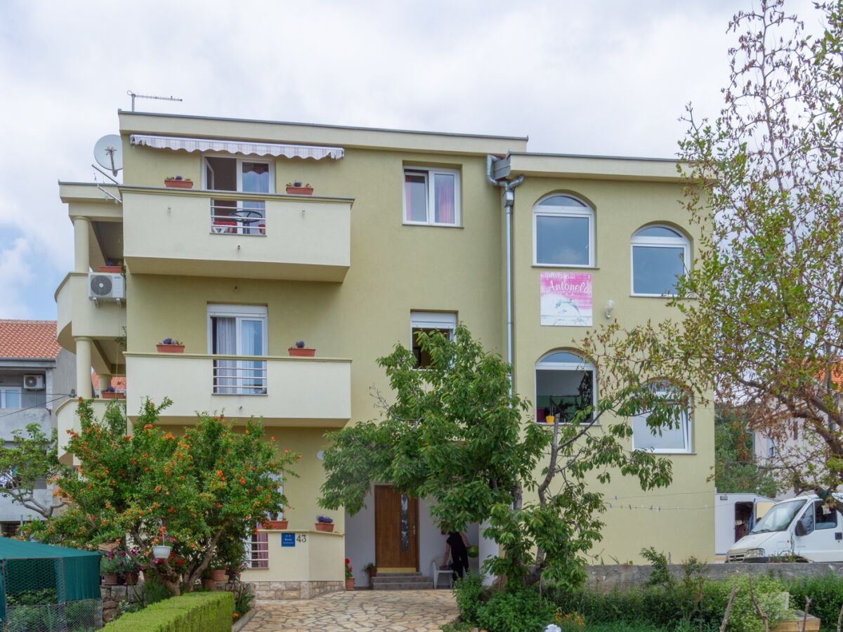 Apartment Three bedroom apartment with terrace and sea view Posedarje, Novigrad A-6190-a - Outdoor photo 3