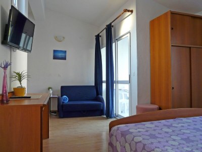 Apartment Studio flat with balcony and sea view Drvenik Donja vala, Makarska AS-6756-a in Drvenik - Apartment