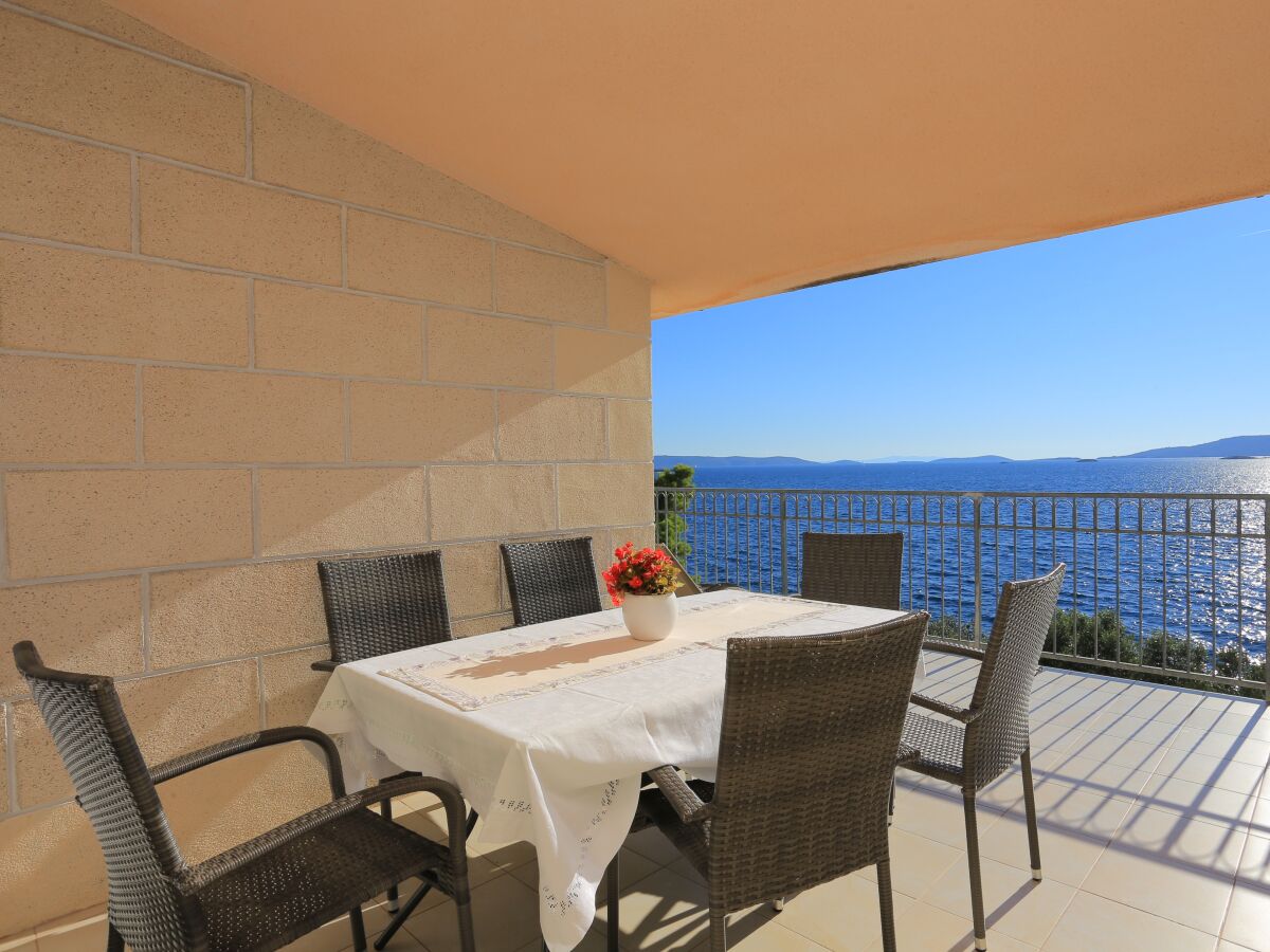 Apartment Three bedroom apartment near beach Okrug Donji, Čiovo A-6859-c
