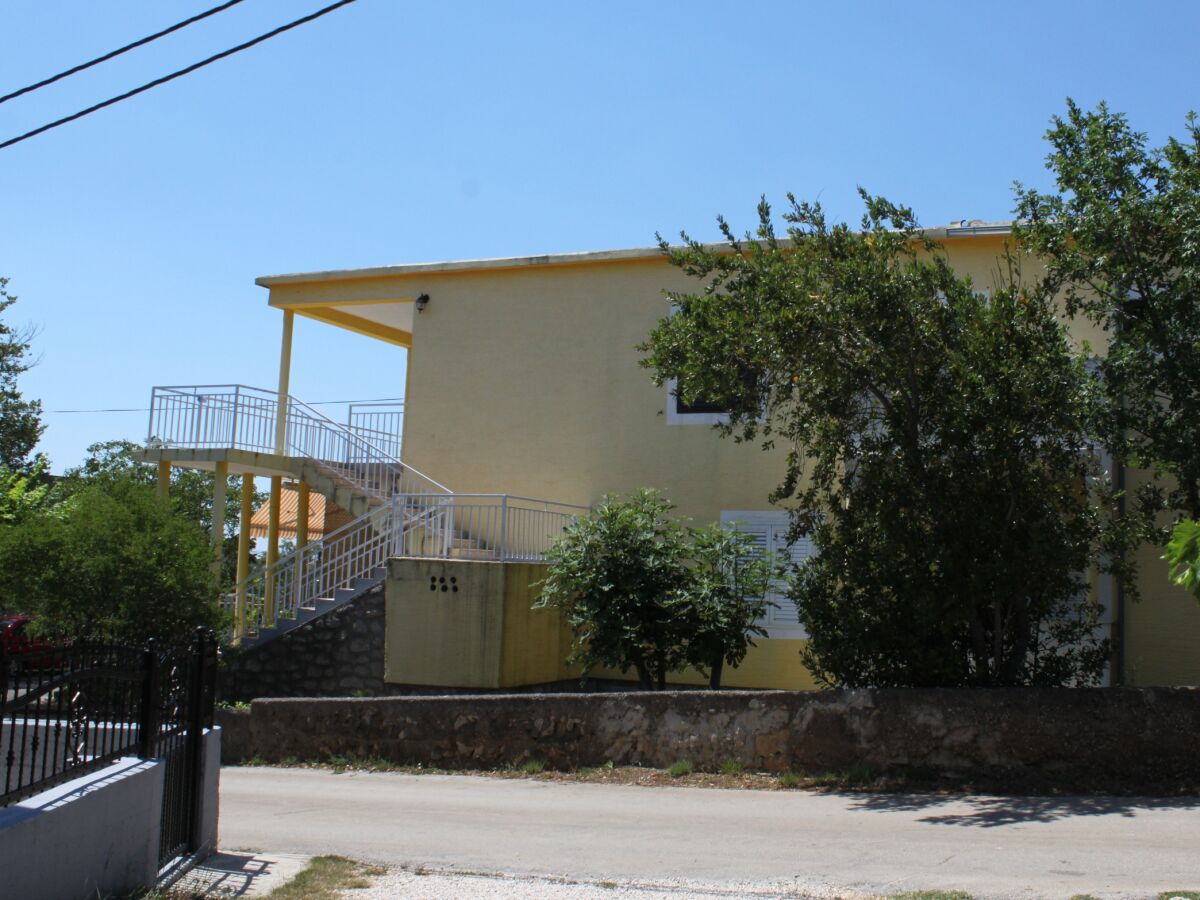 Apartment One bedroom apartment with terrace and sea view Starigrad, Paklenica A-6623-e - Outdoor photo 4