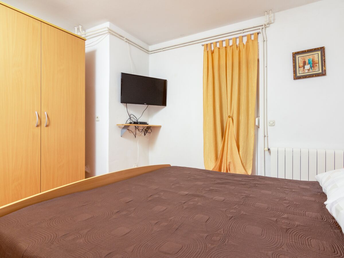 Apartment One bedroom apartment with terrace Valbandon, Fažana A-7352-b - Outdoor photo 5