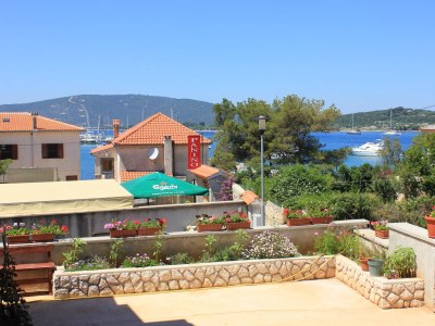 Apartment One bedroom apartment with terrace Ilovik, Lošinj A-8069-b - Outdoor photo 10