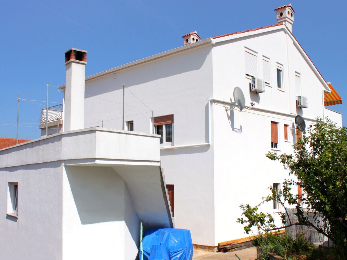 Apartment One bedroom apartment with terrace Božava, Dugi otok A-8100-b - Outdoor photo 3
