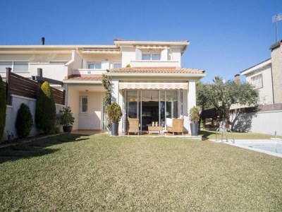 Villa Belvilla by OYO Casa Linda in Calafell - Villa