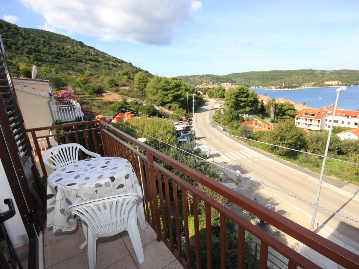 Apartment One bedroom apartment with balcony and sea view Vis A-8448-b