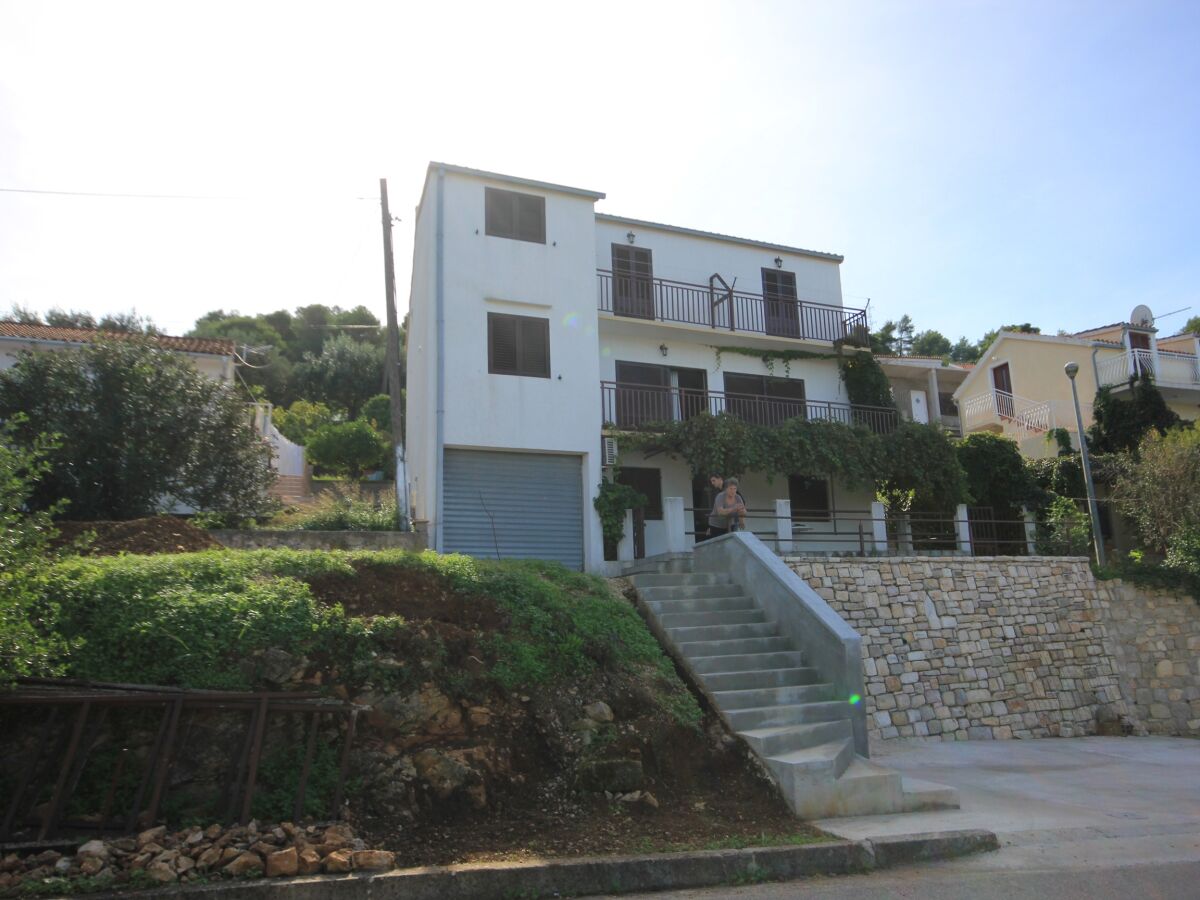 Apartment One bedroom apartment with balcony and sea view Vis A-8448-b - Outdoor photo 4