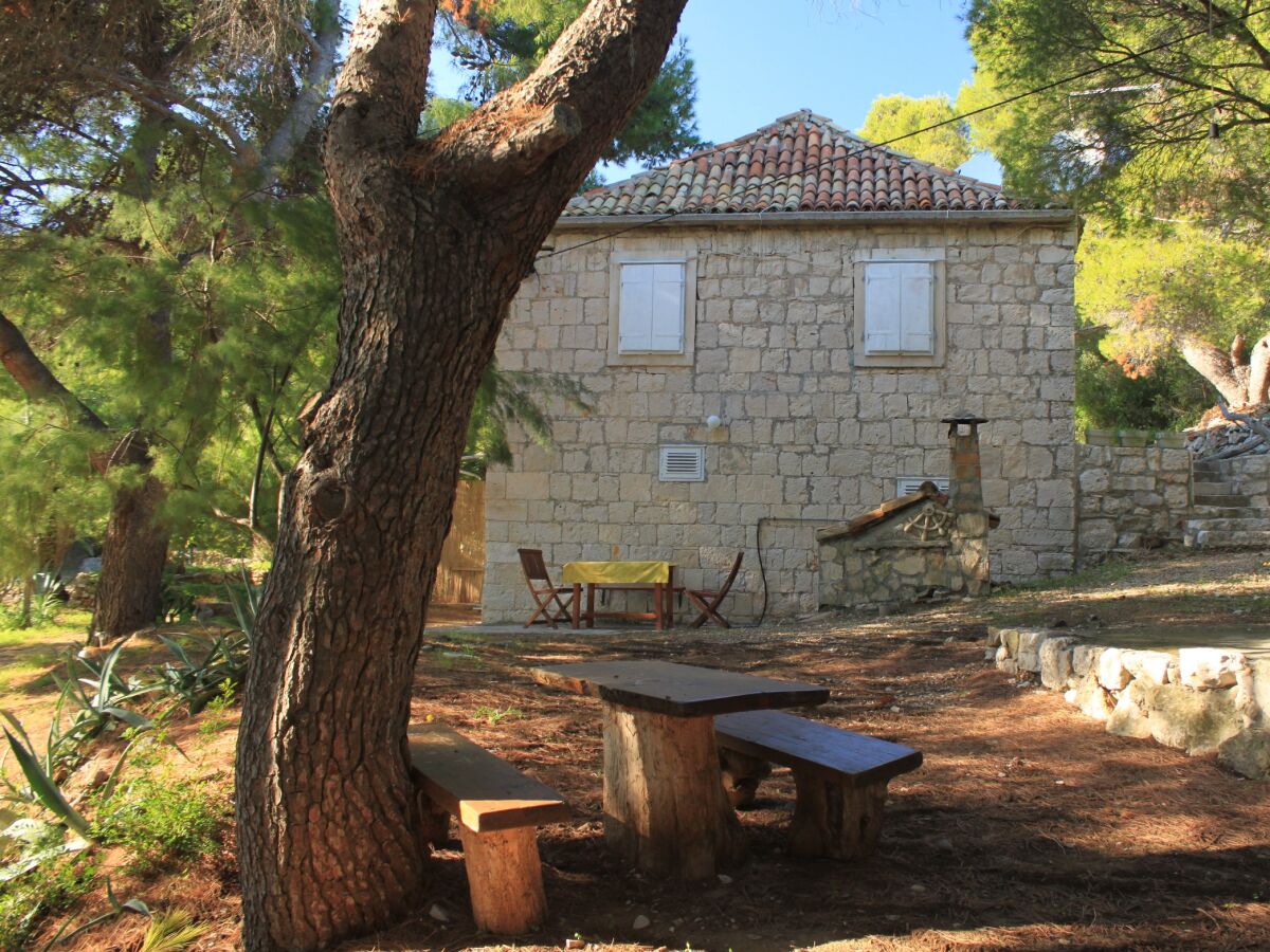 Apartment One bedroom apartment with terrace and sea view Milna, Vis A-8490-a - Outdoor photo 3