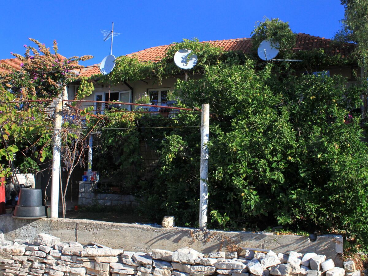 Apartment Two bedroom apartment with air-conditioning Lumbarda, Korčula A-9262-b - Outdoor photo 2