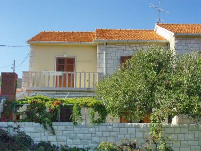 Apartment One bedroom apartment with terrace Postira, Brač A-9241-a - Outdoor photo 2