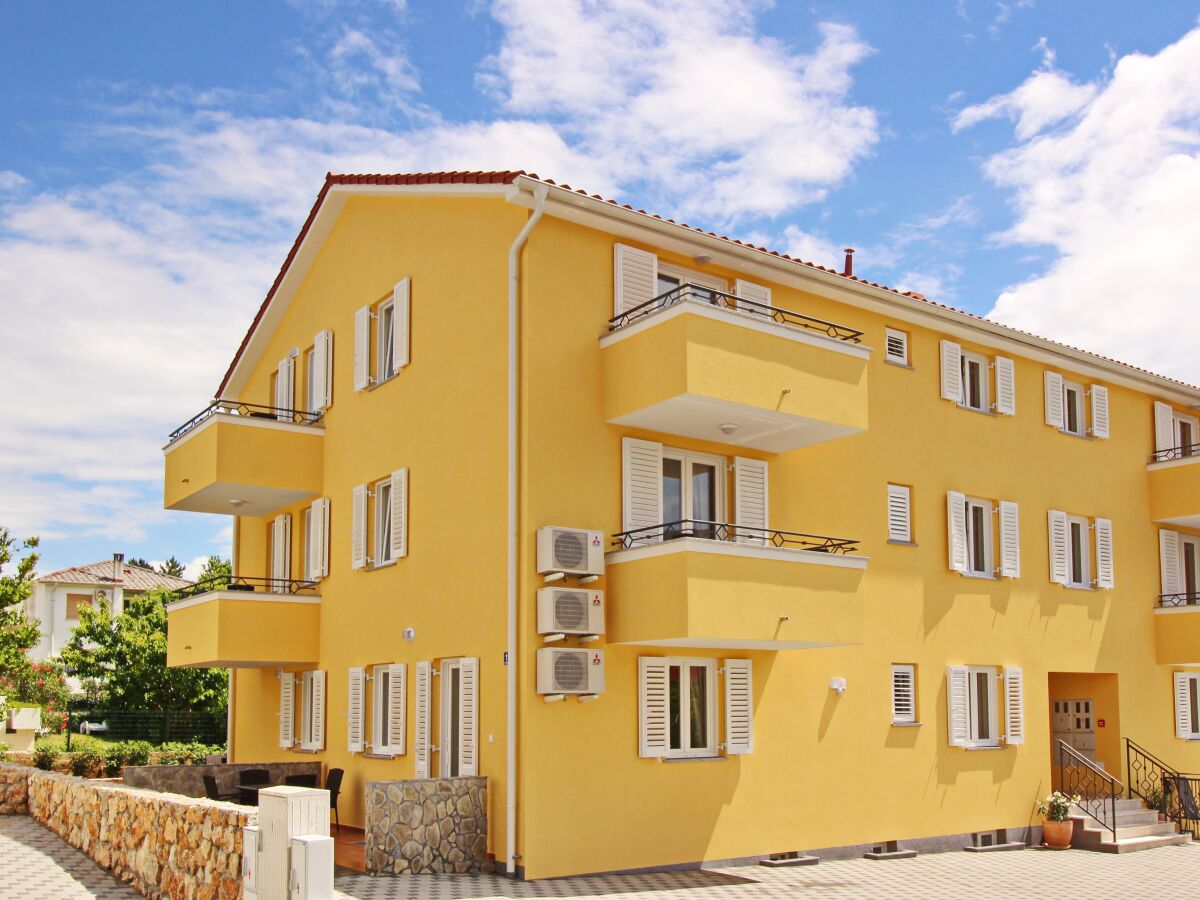 Apartment Two bedroom apartment with balcony Baška, Krk A-18780-d - Outdoor photo 3