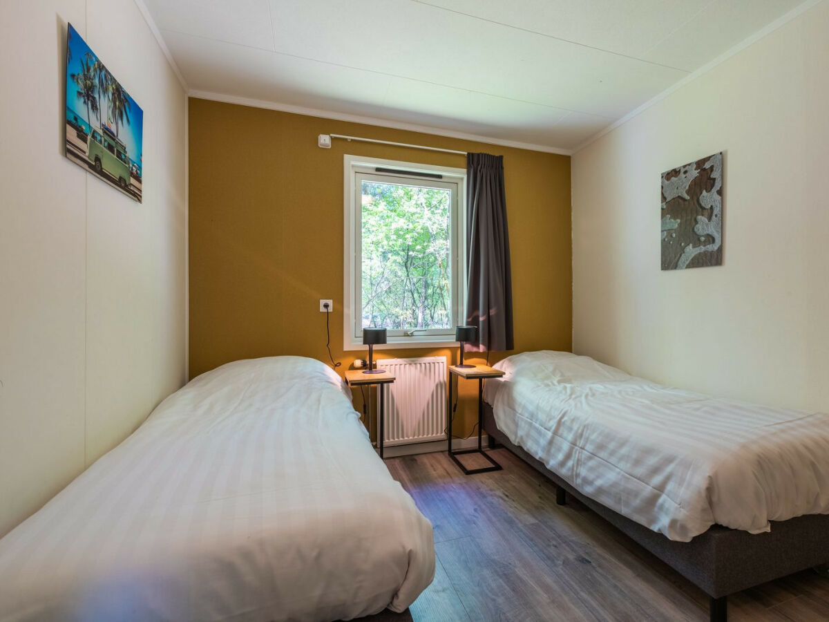 Chalet Vakantiepark De Wiltzangh- Vennenborg Lodge Hottub - Features photo 4