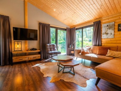 Chalet Vakantiepark De Wiltzangh - Esborg Lodge Hottub 6 - Features photo 4