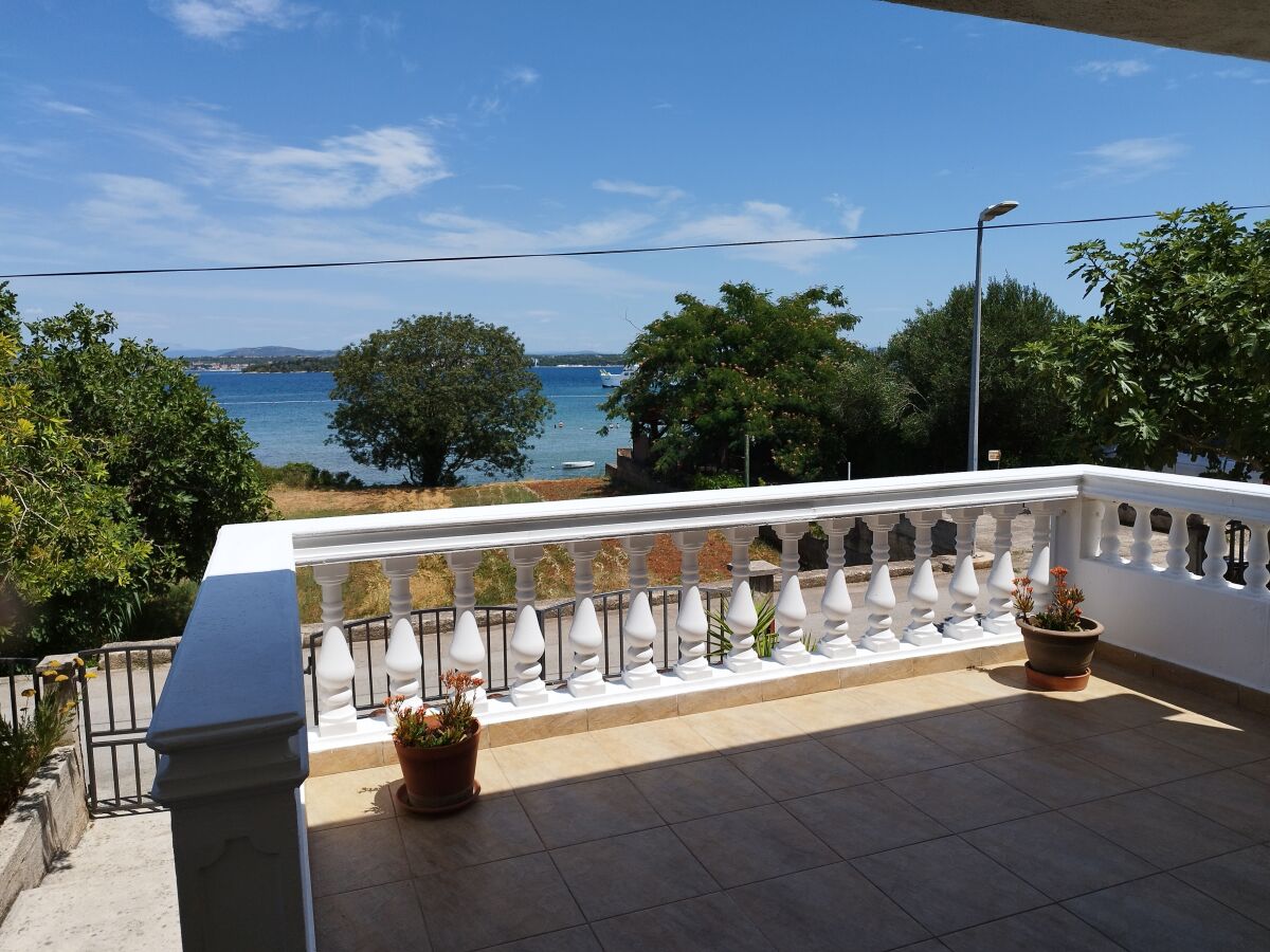 Apartment One bedroom apartment with terrace and sea view Tkon, Pašman A-6221-b