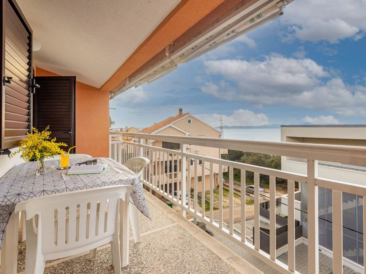 Apartment Two bedroom apartment with balcony and sea view Kožino, Zadar A-5749-b