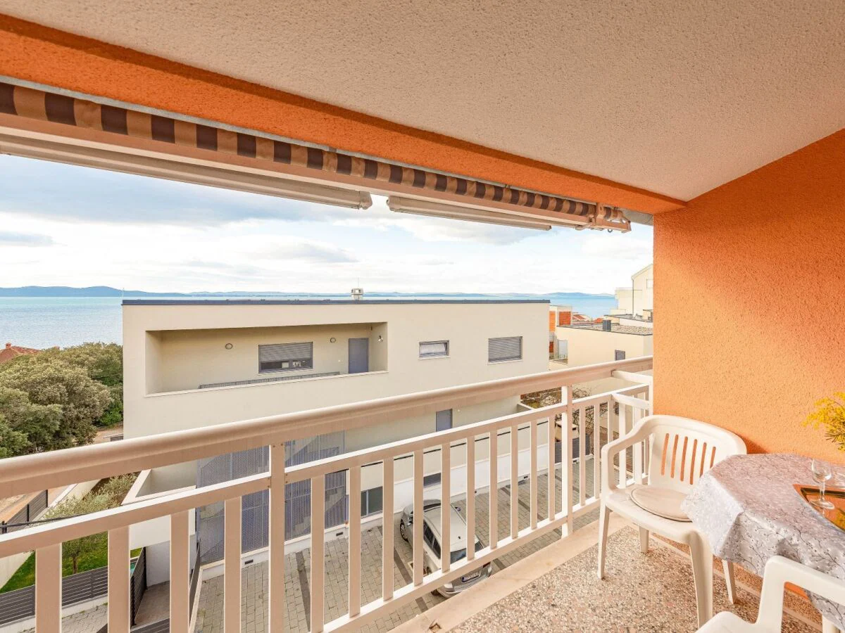Apartment One bedroom apartment with balcony and sea view Kožino, Zadar A-5749-d