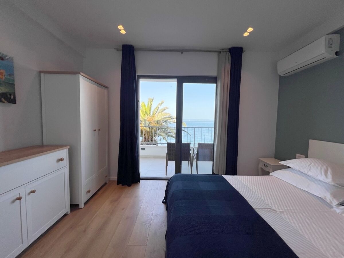 Apartment One bedroom apartment near beach Gornja Podgora, Makarska A-21736-a