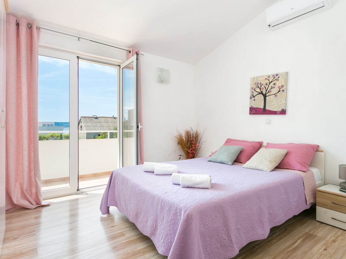Apartment Three bedroom apartment with terrace and sea view Kaštel Štafilić, Kaštela A-20843-a