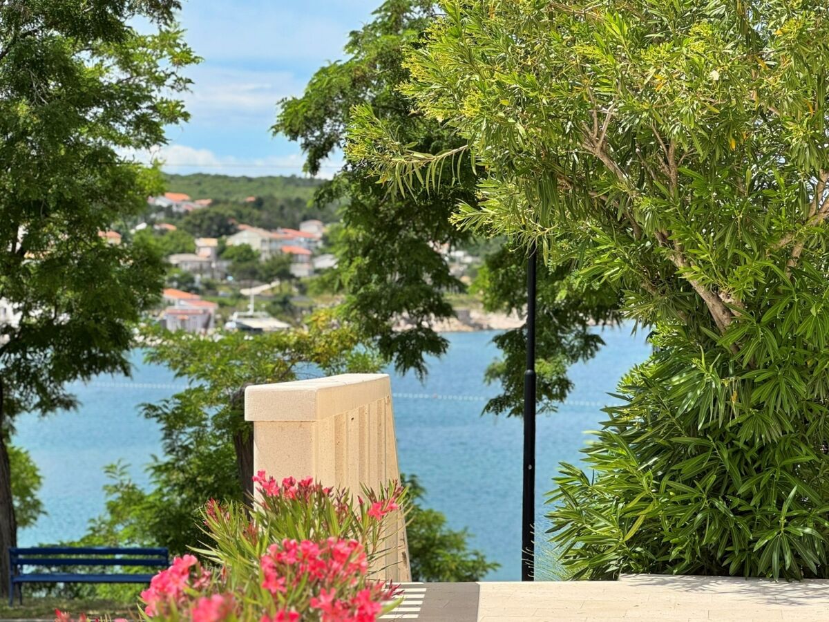 Apartment One bedroom apartment near beach Šilo, Krk A-18704-a - Outdoor photo 5