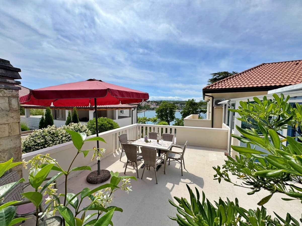 Apartment Two bedroom apartment near beach Šilo, Krk A-18704-f