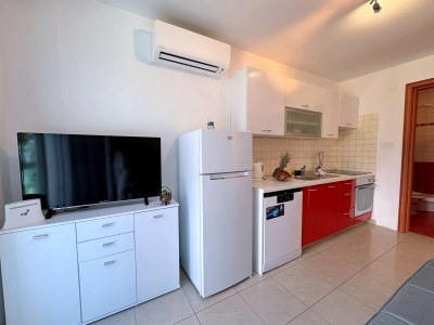 Apartment Two bedroom apartment near beach Šilo, Krk A-18704-f - Outdoor photo 9