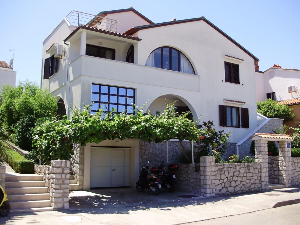 Apartment Two bedroom apartment with terrace Mali Lošinj, Lošinj A-8024-a