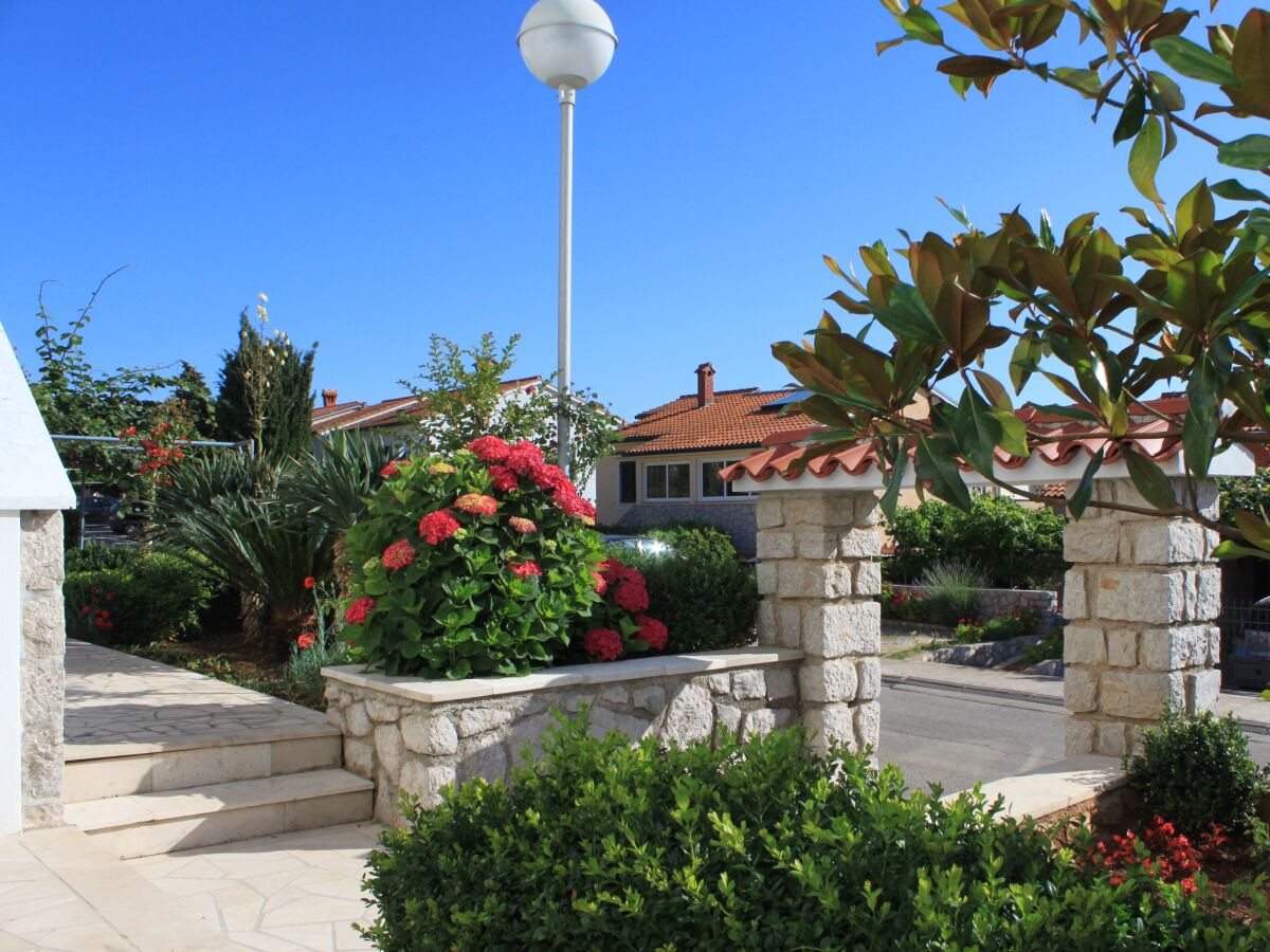 Apartment Two bedroom apartment with terrace Mali Lošinj, Lošinj A-8024-b - Outdoor photo 3