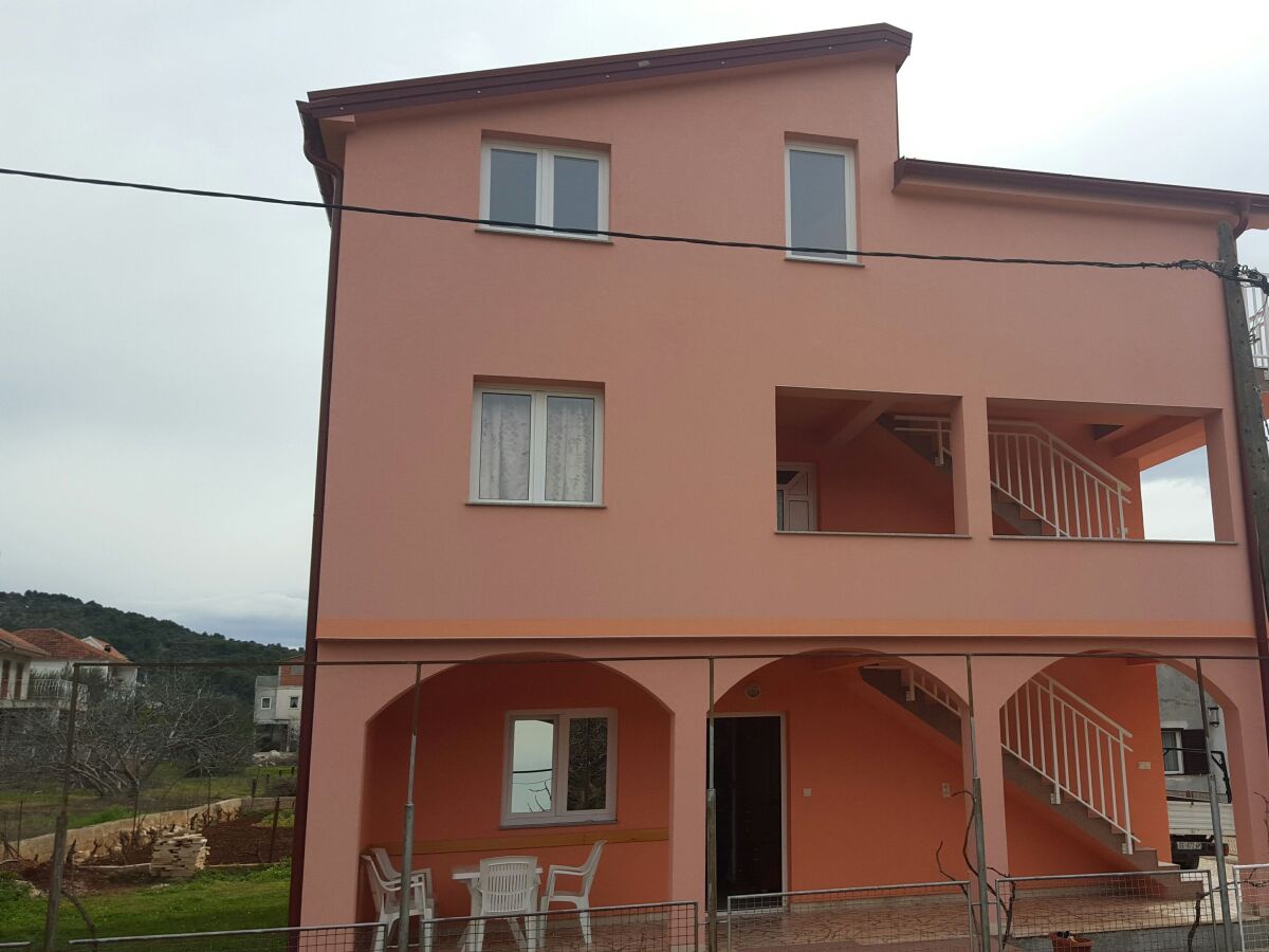 Apartment Two bedroom apartment with terrace Poljica, Trogir A-14803-a