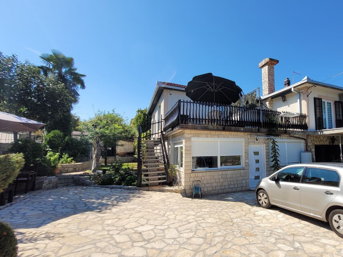 Apartment One bedroom apartment with terrace Malinska, Krk A-20406-a