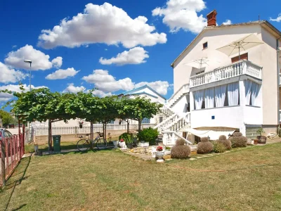 Apartment Three bedroom apartment with terrace Fažana A-20637-a - Outdoor photo 3