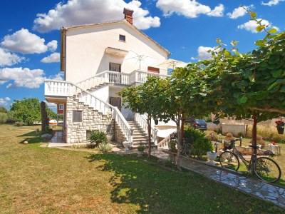 Apartment Three bedroom apartment with terrace Fažana A-20637-b - Outdoor photo 2