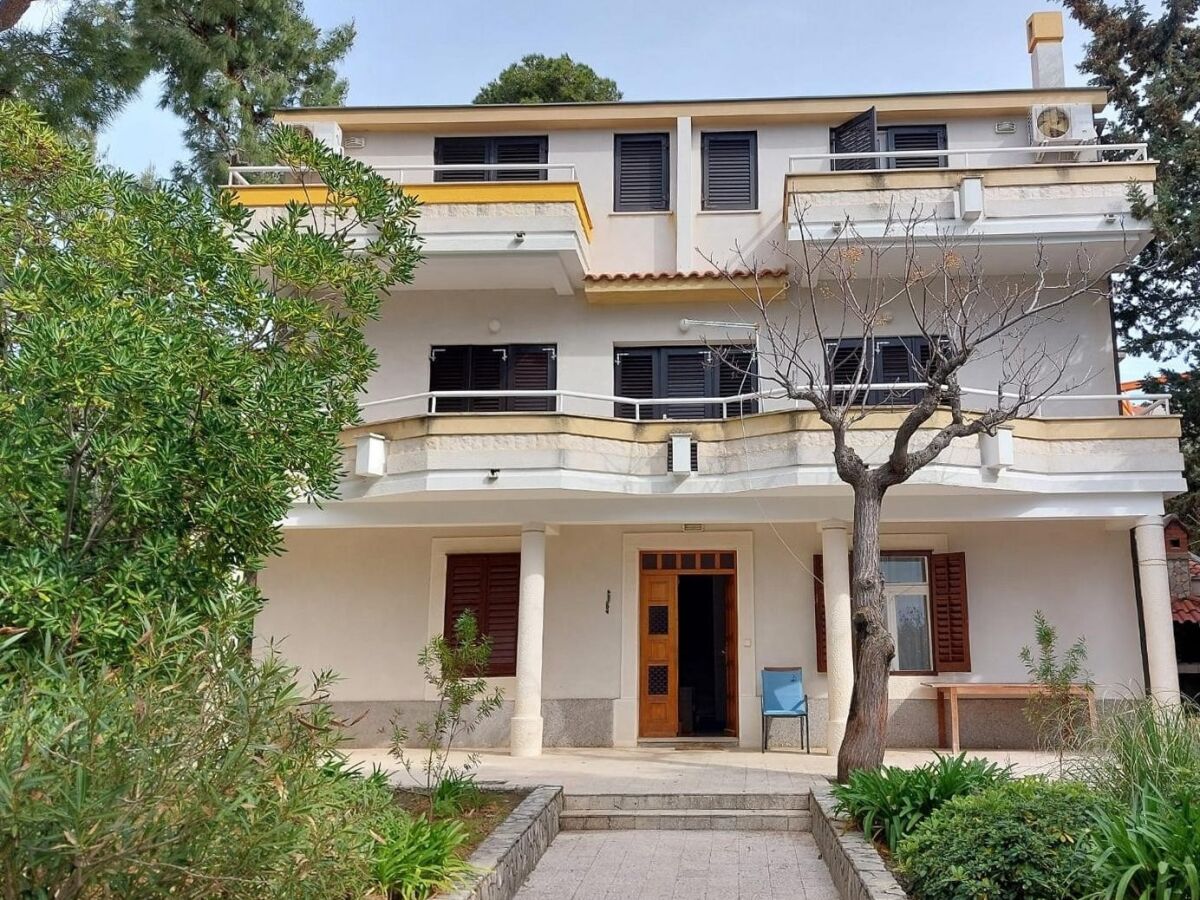 Apartment Two bedroom apartment near beach Stara Novalja, Pag A-24010-a