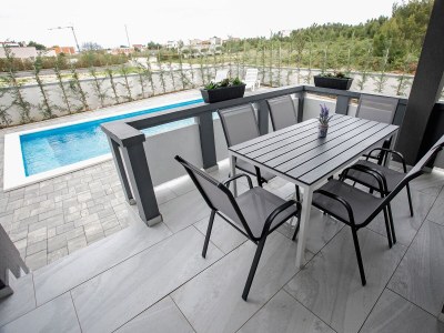Apartment Two bedroom apartment with terrace Vrsi - Mulo, Zadar A-24110-a in Vrsi - Apartment