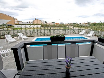 Apartment Two bedroom apartment with terrace Vrsi - Mulo, Zadar A-24110-a - Outdoor photo 24