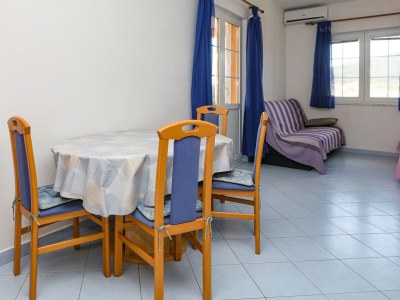 Apartment Two bedroom apartment near beach Šparadići, Šibenik A-23939-b - Outdoor photo 16