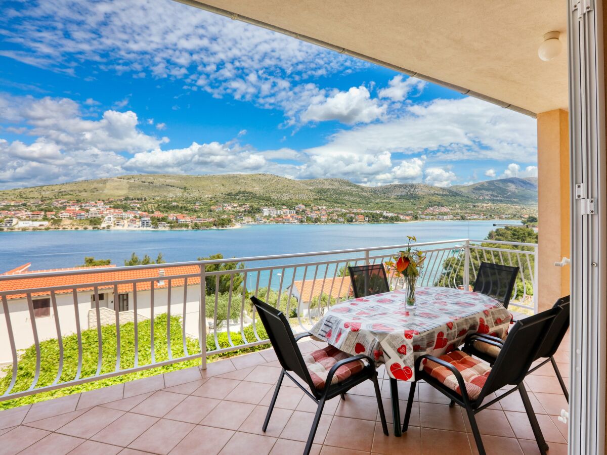 Apartment Two bedroom apartment near beach Šparadići, Šibenik A-23939-d