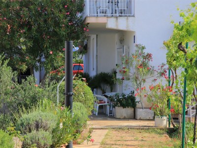 Apartment Two bedroom apartment with terrace Vinišće, Trogir A-24197-a - Outdoor photo 6