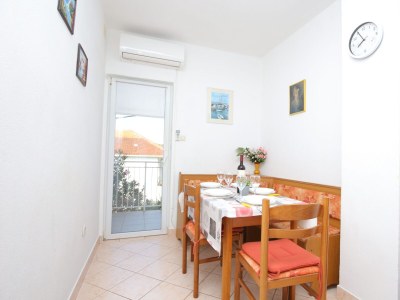 Apartment Two bedroom apartment with balcony and sea view Vinišće, Trogir A-24197-c - Outdoor photo 23