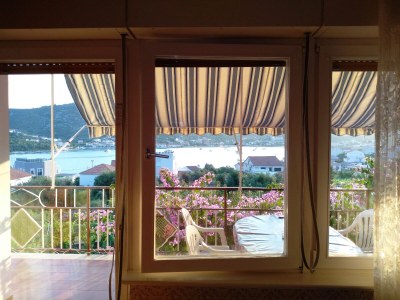 Apartment Two bedroom apartment with terrace and sea view Vinišće, Trogir A-10241-b in Vinisce - Apartment