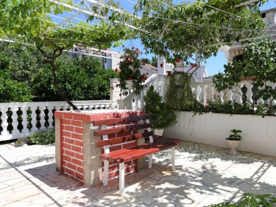 Apartment Two bedroom apartment with terrace and sea view Vinišće, Trogir A-10241-b - Outdoor photo 12
