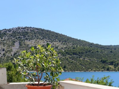 Apartment Two bedroom apartment with terrace and sea view Vinišće, Trogir A-10241-b - Outdoor photo 14