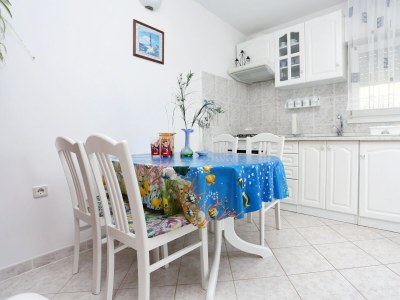 Apartment Two bedroom apartment with terrace and sea view Vinišće, Trogir A-10241-b - Outdoor photo 27