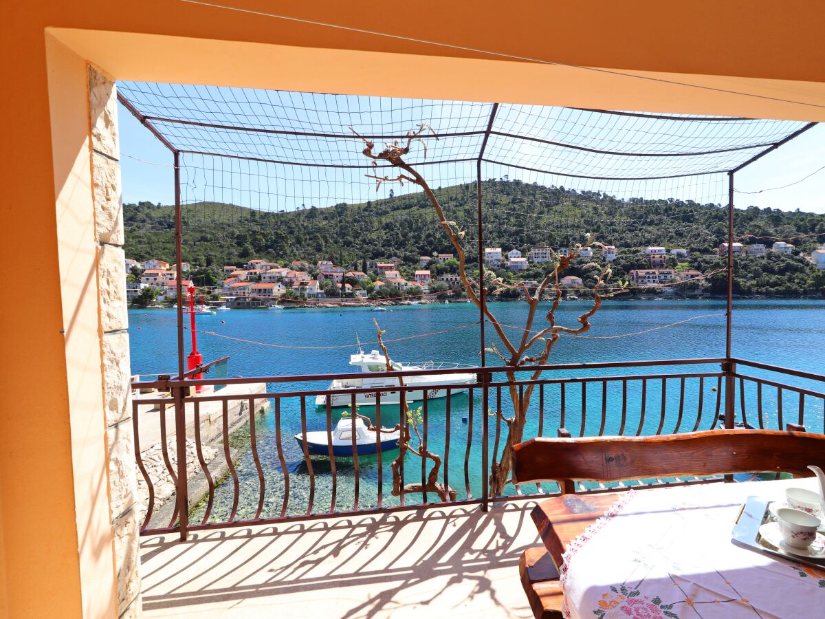 Apartment Three bedroom apartment near beach Brna, Korčula A-4463-a