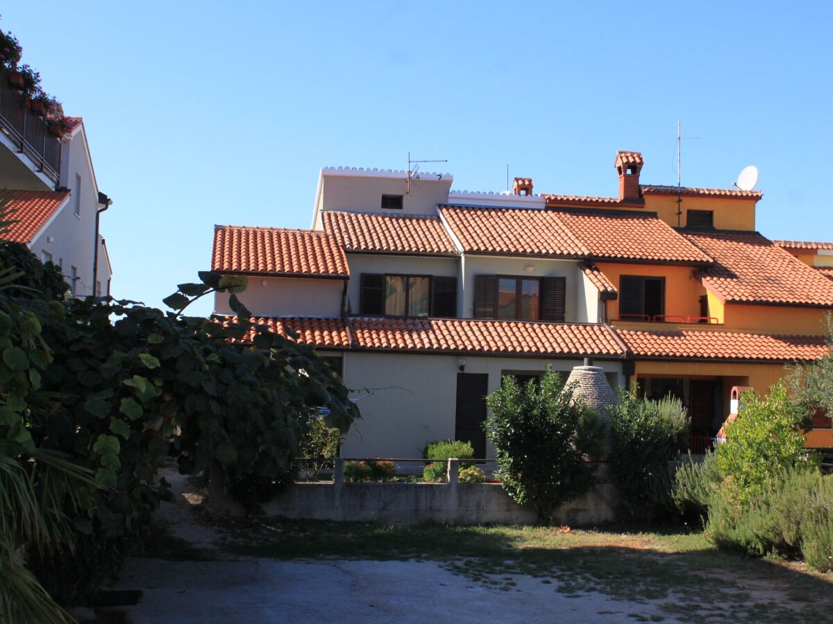 Apartment Two bedroom apartment with terrace and sea view Fažana A-7205-a - Outdoor photo 3