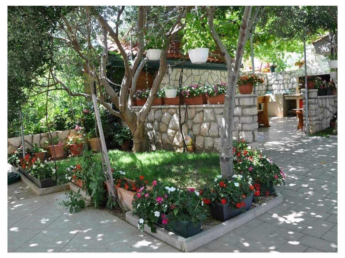 Apartment Two bedroom apartment with balcony and sea view Lopar, Rab A-23747-b