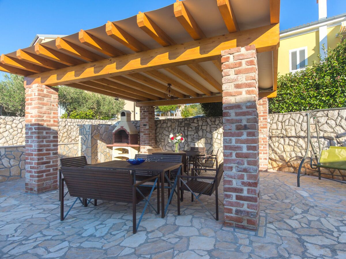 Apartment Two bedroom apartment near beach Čižići, Krk A-20433-d - Outdoor photo 2