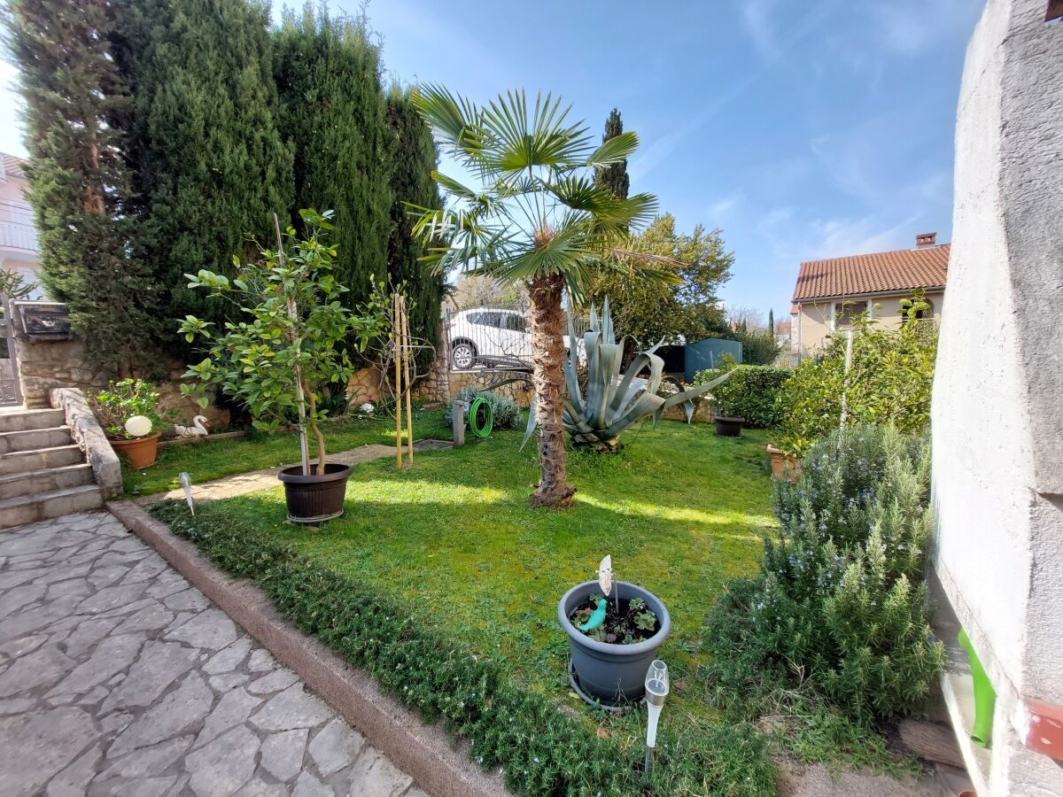 Apartment Two bedroom apartment with terrace Malinska, Krk A-22892-a - Outdoor photo 5