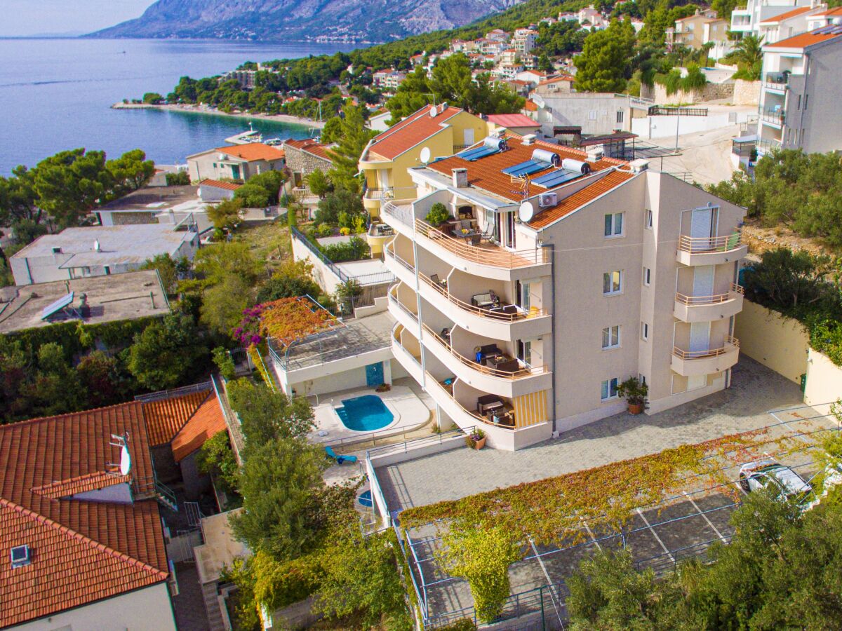 Apartment Two bedroom apartment with terrace and sea view Brela, Makarska A-20065-a