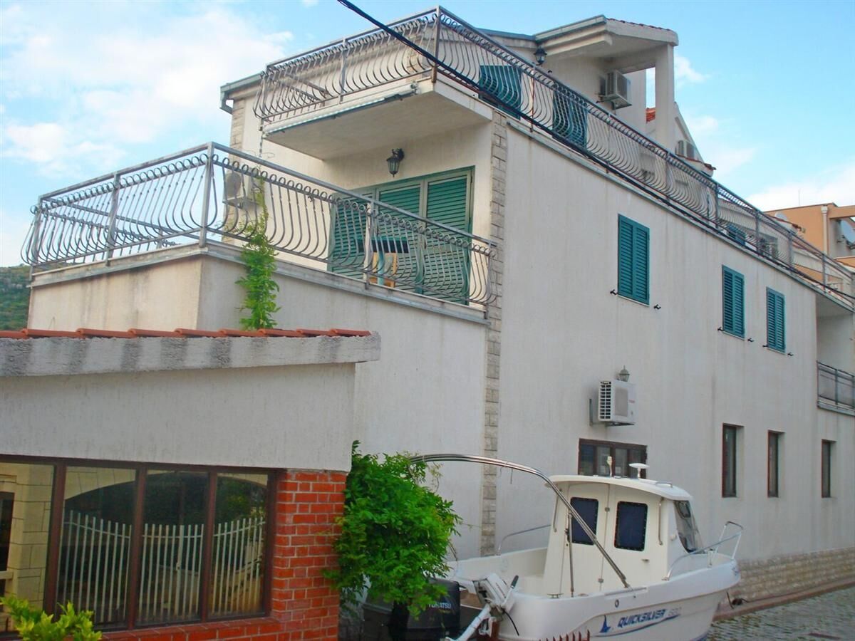 Apartment One bedroom apartment with balcony and sea view Trogir A-24168-c - Outdoor photo 3